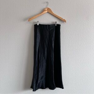 Elegant Black Women's Silk Skirt from Aritzia Babaton